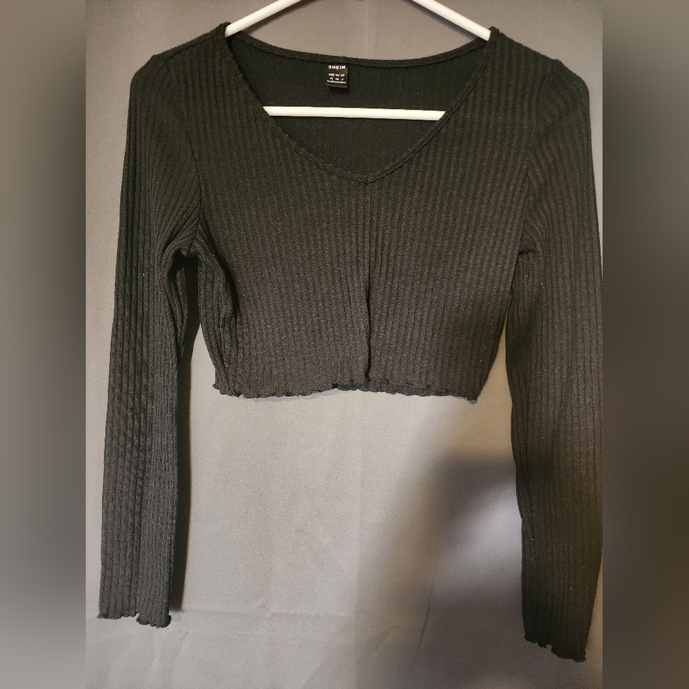 Shein Tops, Women's size Medium Black Rib Knit Long Sleeve Crop Top